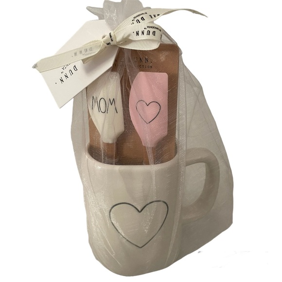 🩷 Rae Dunn Heart Ceramic Mug Gift Set with 2 Mini Spatulas - Heart & Mom - NWT - Picture 1 of 8